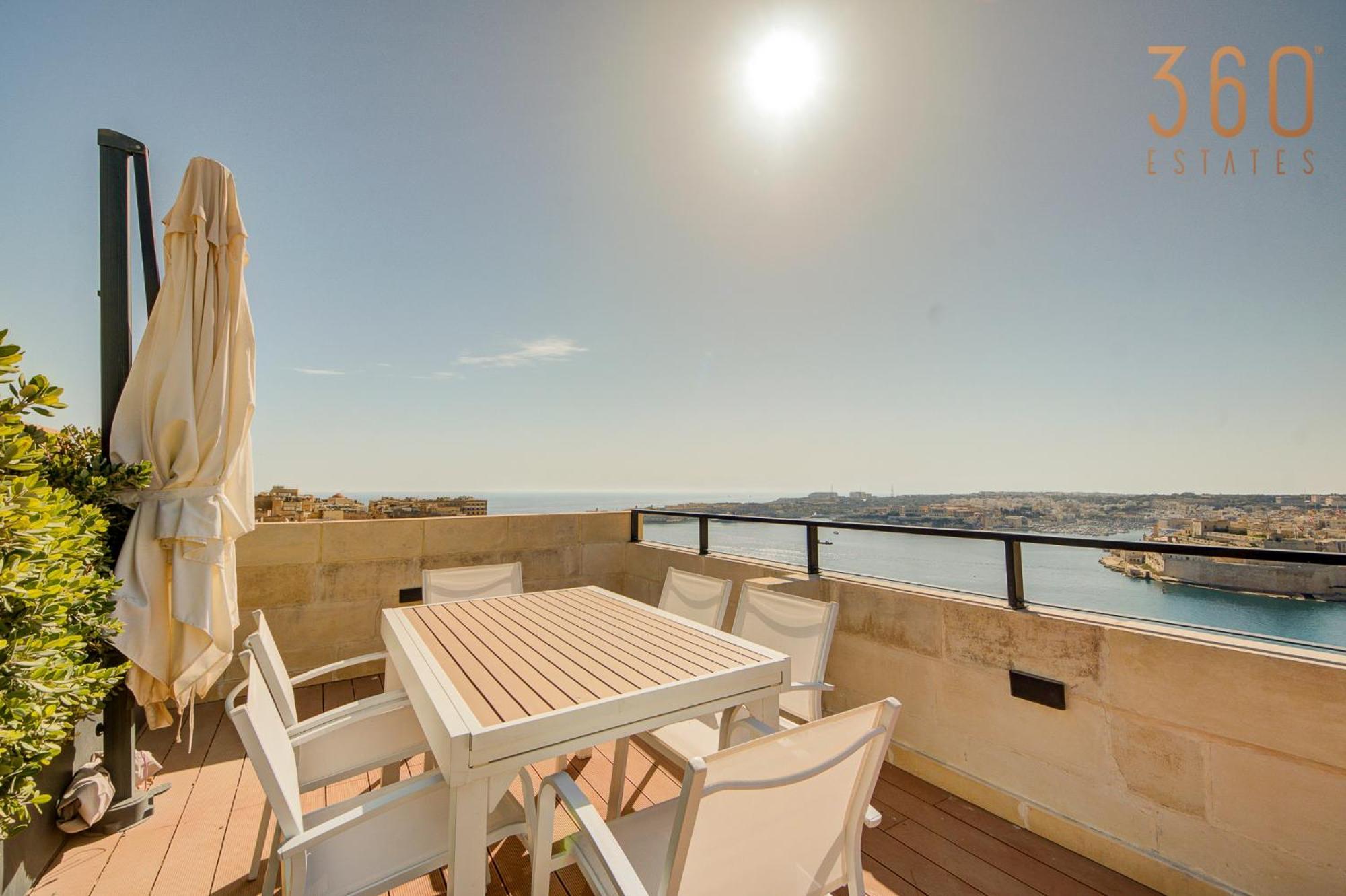 Villa A Luxurious Palazzo In Valetta With Private Pool By 360 Estates
