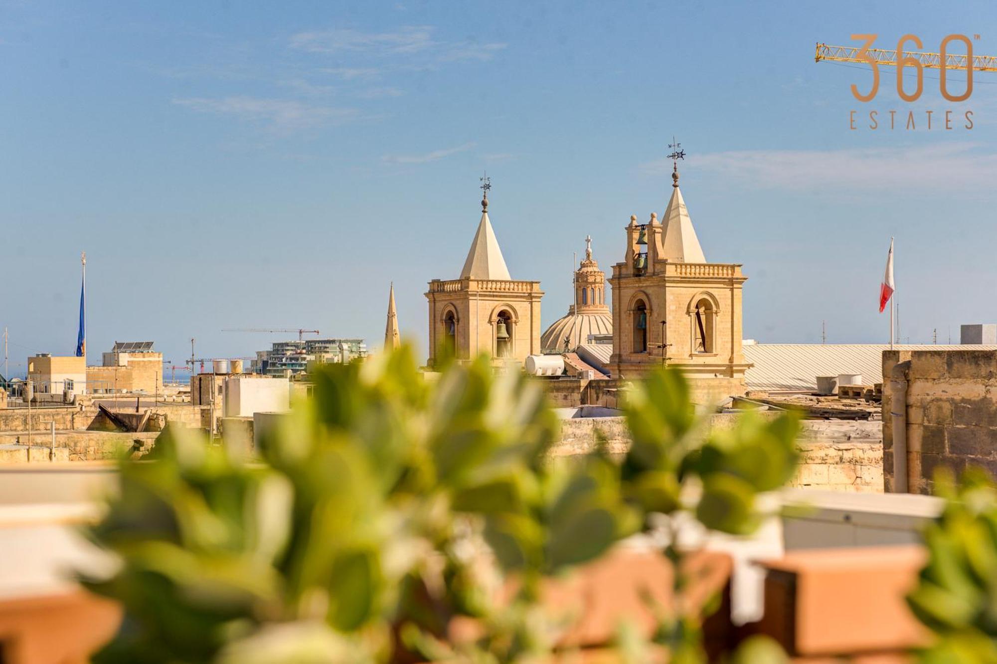 A Luxurious Palazzo In Valetta With Private Pool By 360 Estates