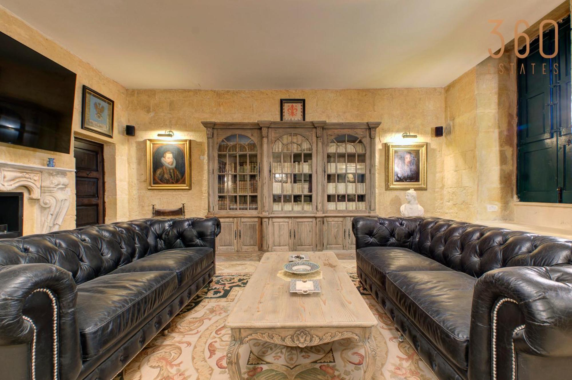 A Luxurious Palazzo In Valetta With Private Pool By 360 Estates Villa