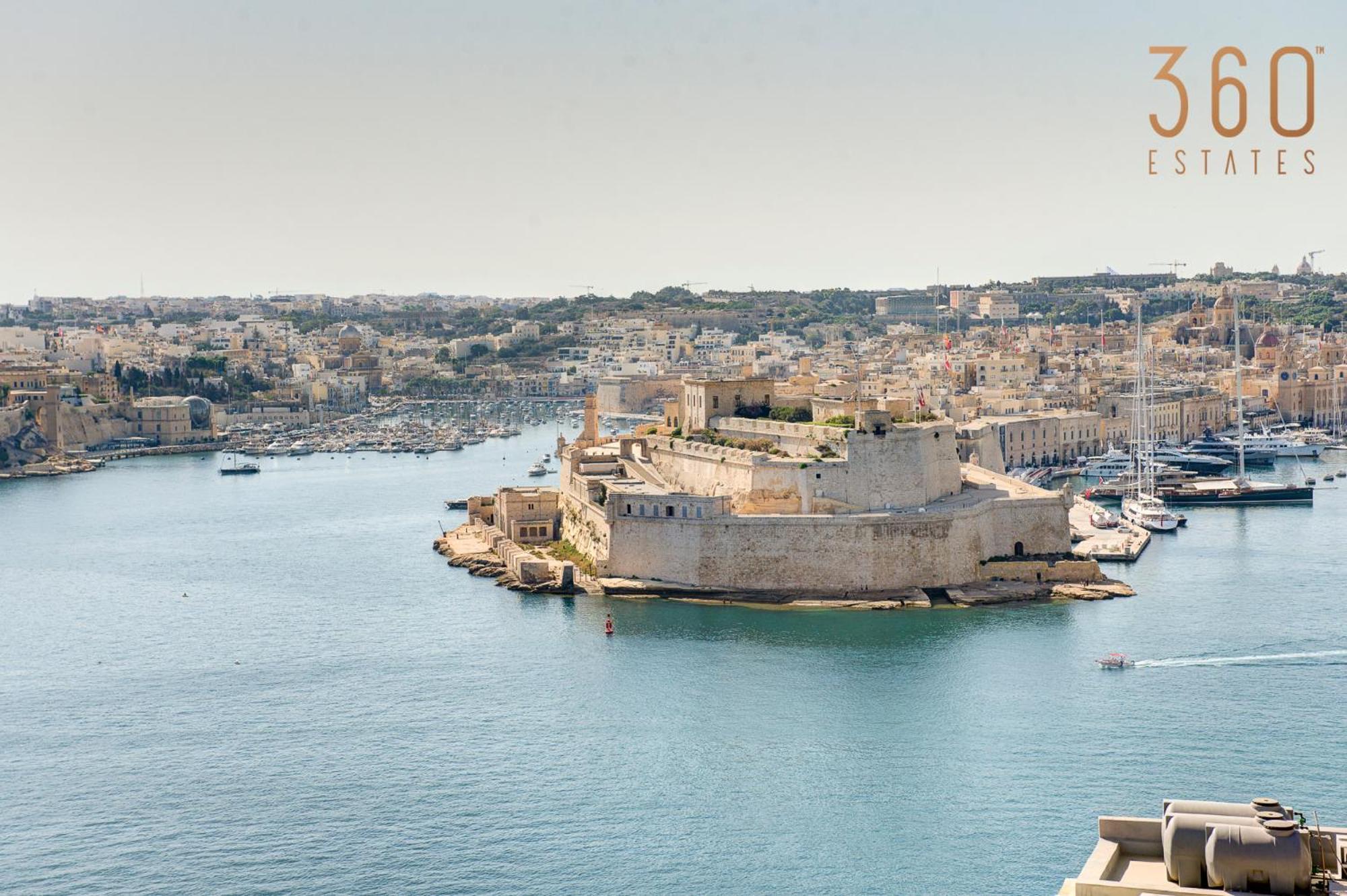 A Luxurious Palazzo In Valetta With Private Pool By 360 Estates Villa Valletta