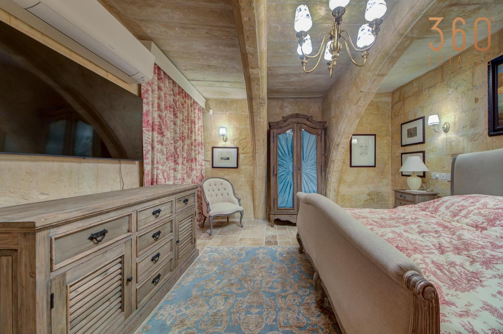 A Luxurious Palazzo In Valetta With Private Pool By 360 Estates * Valletta