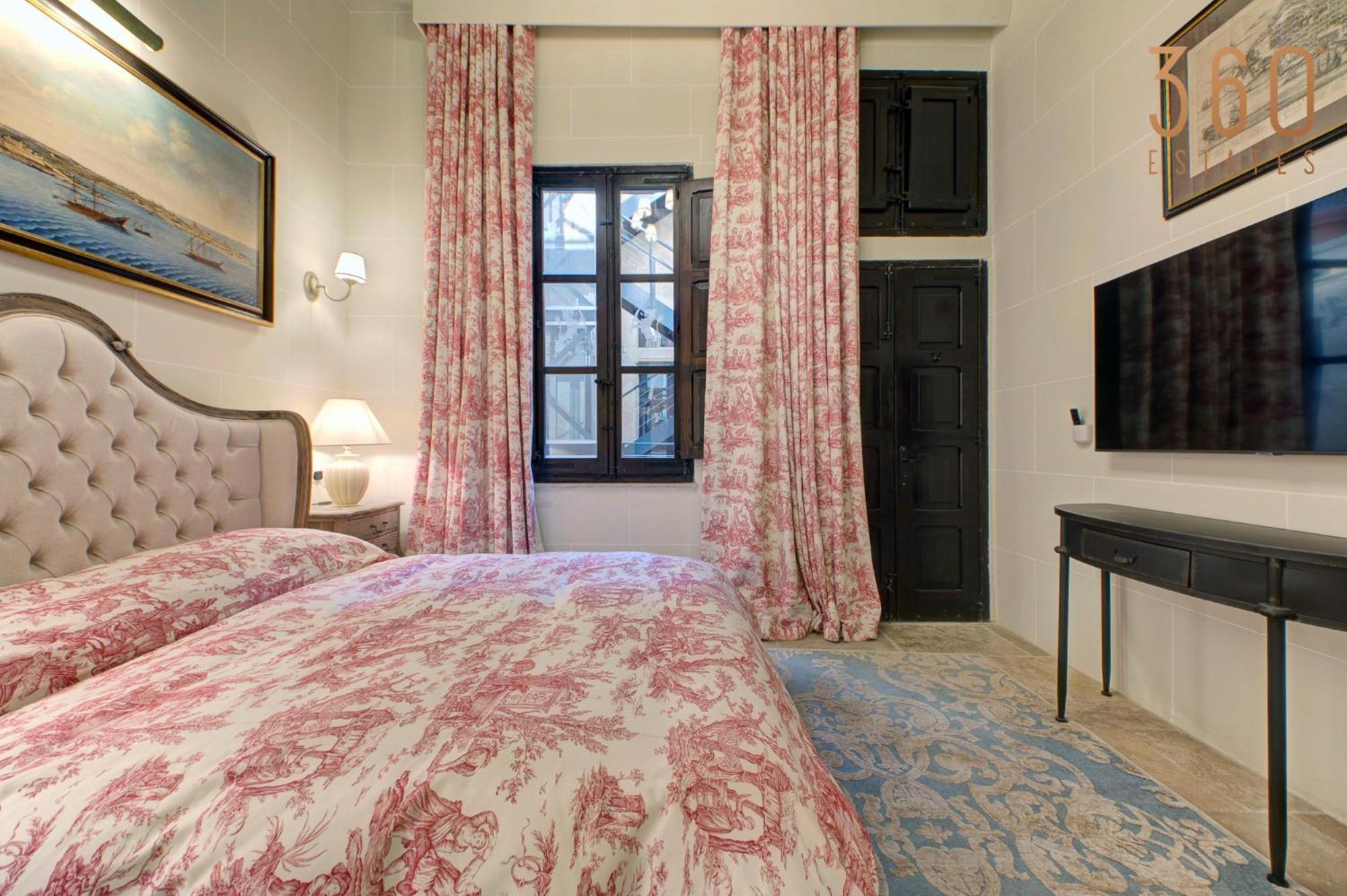 A Luxurious Palazzo In Valetta With Private Pool By 360 Estates Villa