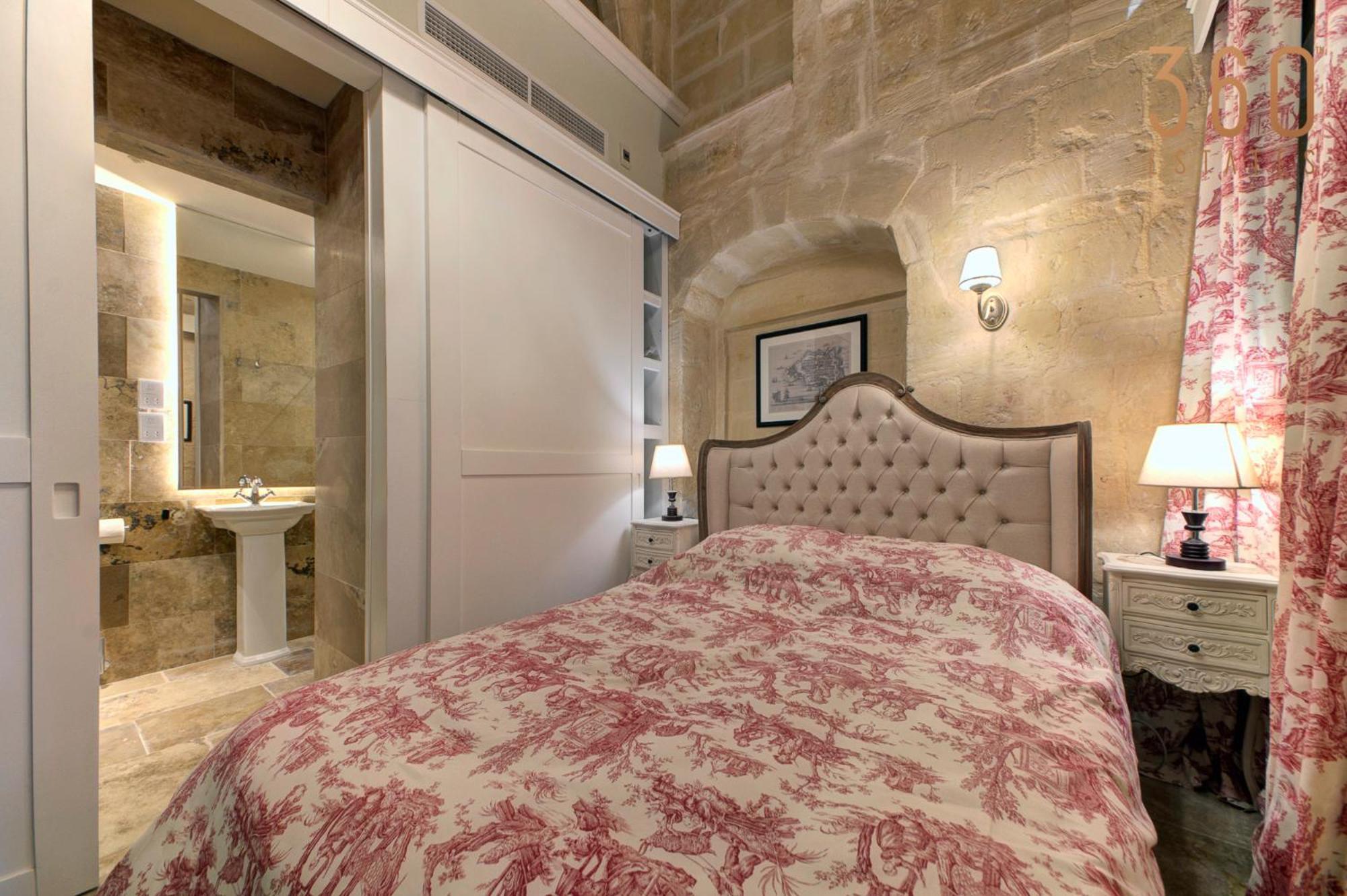 Villa A Luxurious Palazzo In Valetta With Private Pool By 360 Estates *