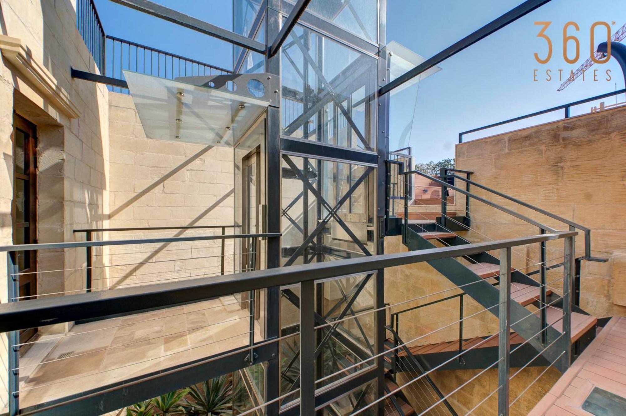 A Luxurious Palazzo In Valetta With Private Pool By 360 Estates Villa