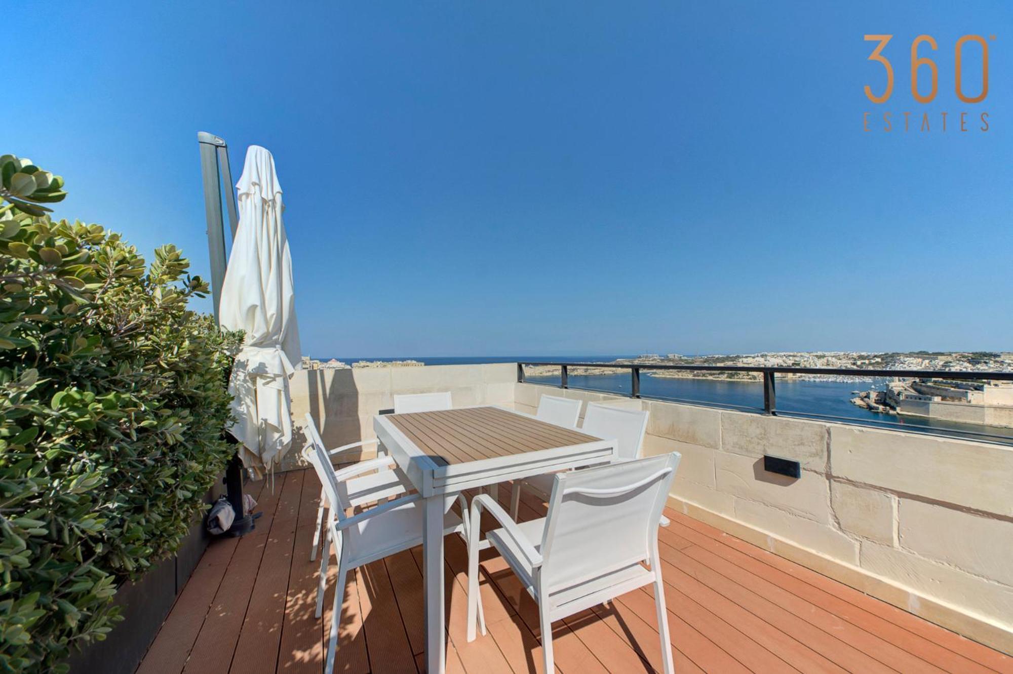 Villa A Luxurious Palazzo In Valetta With Private Pool By 360 Estates