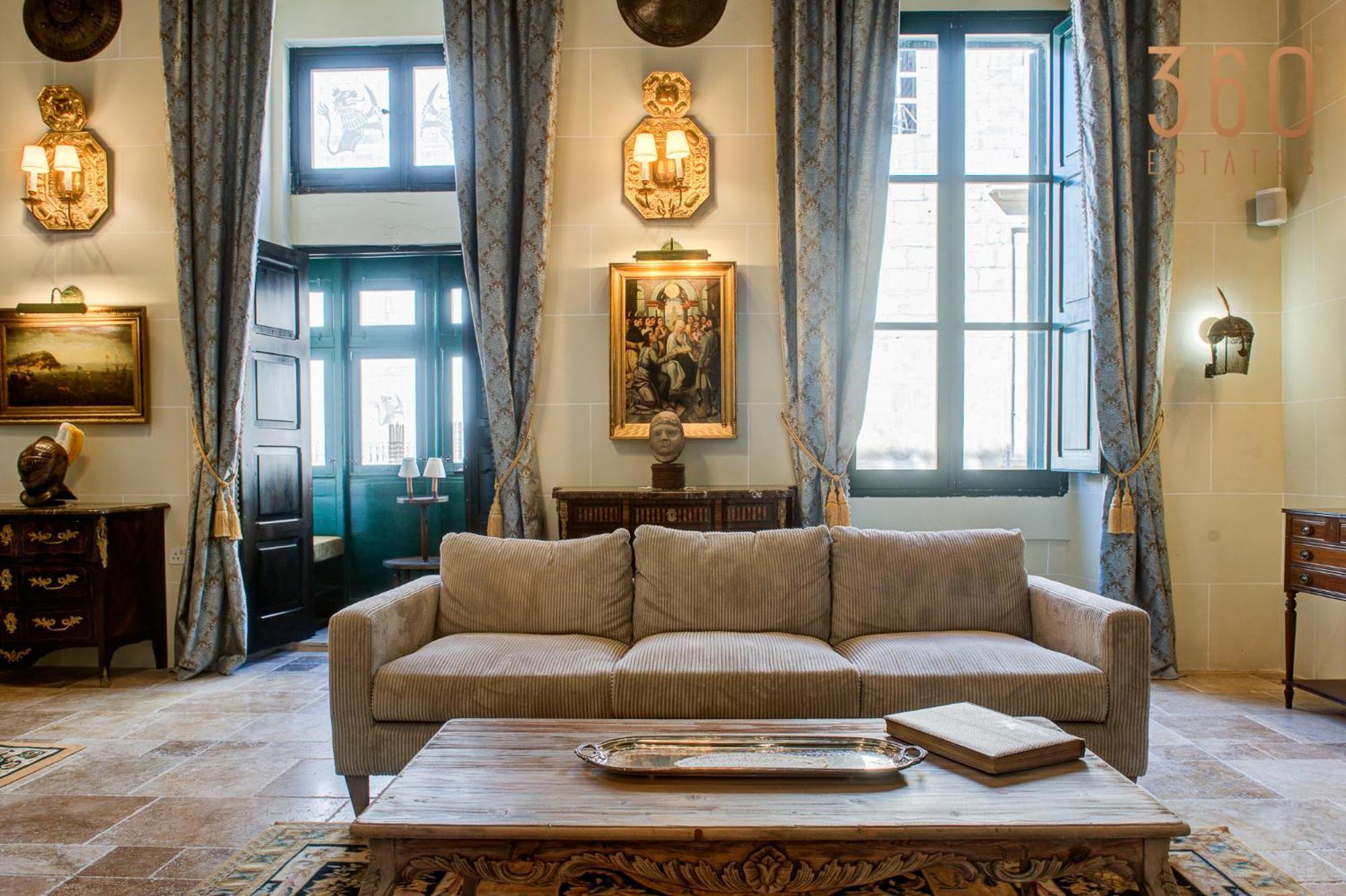 Villa A Luxurious Palazzo In Valetta With Private Pool By 360 Estates